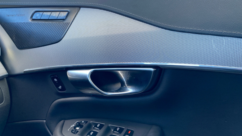 Volvo XC90 2.0 B5D [235] Plus Dark 5dr AWD Geartronic Diesel Estate